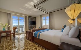 Khách Sạn Royal Riverside Hội An